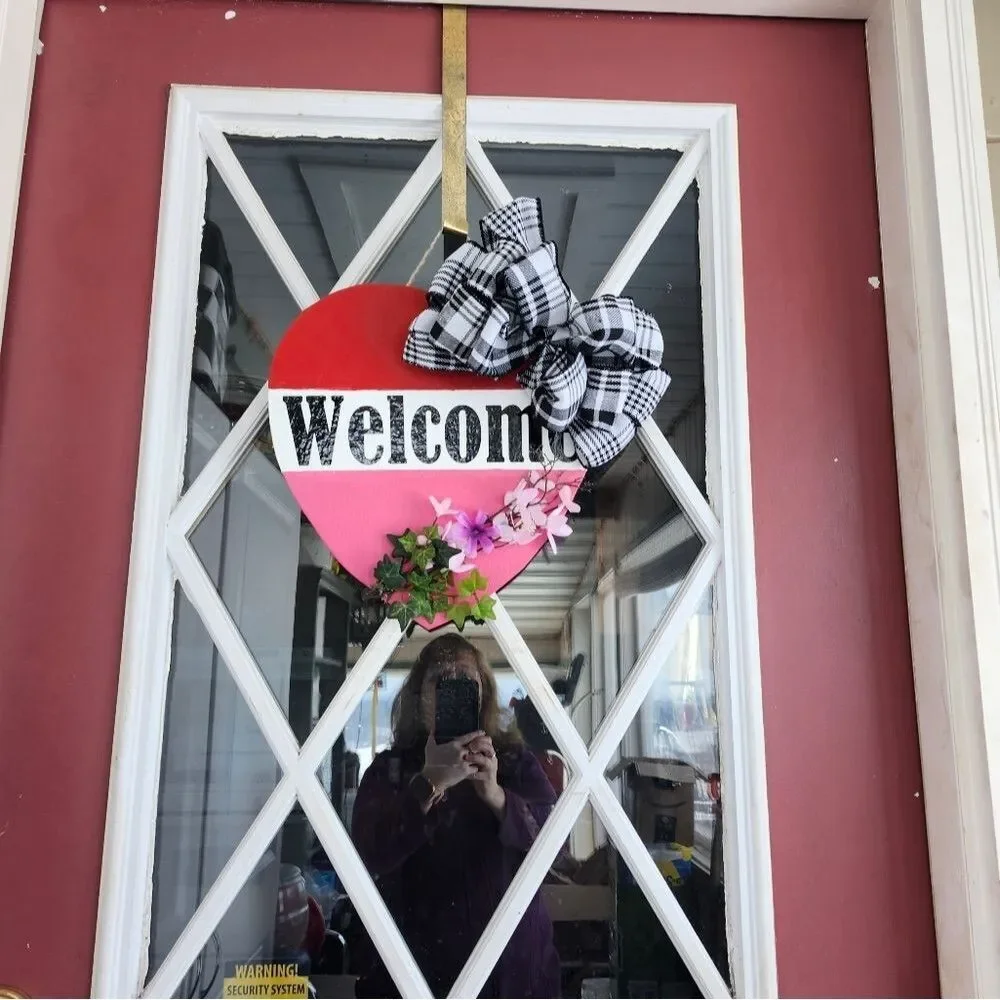 Hand Crafted Heart Shaped Welcome Sign Wooden Floral Decoration 12